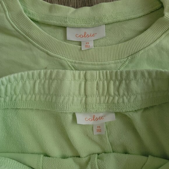 Colsie Women's X-Small Mint Green Cropped Sweatshirt & Shorts Lounge Set pajamas - Picture 2 of 4